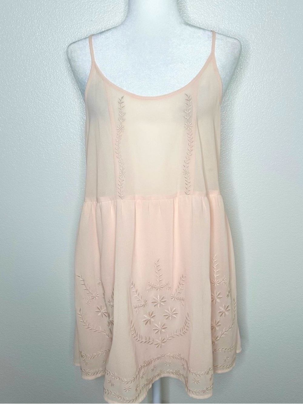 LUSH Juniors Muted Peach Embroidered Slip Smocked Mini Dress Size M EUC